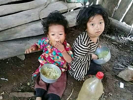 Habitation d'une famille Chepang de quatre personnes 