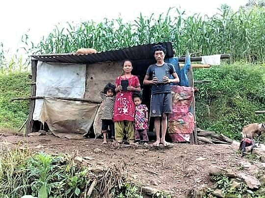 Habitation d'une famille Chepang de quatre personnes 