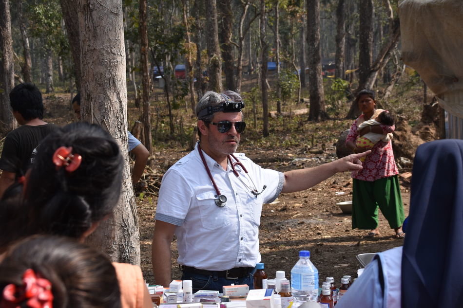 Helath Camp Chisapani (Dr. Fredi Bacchetto)