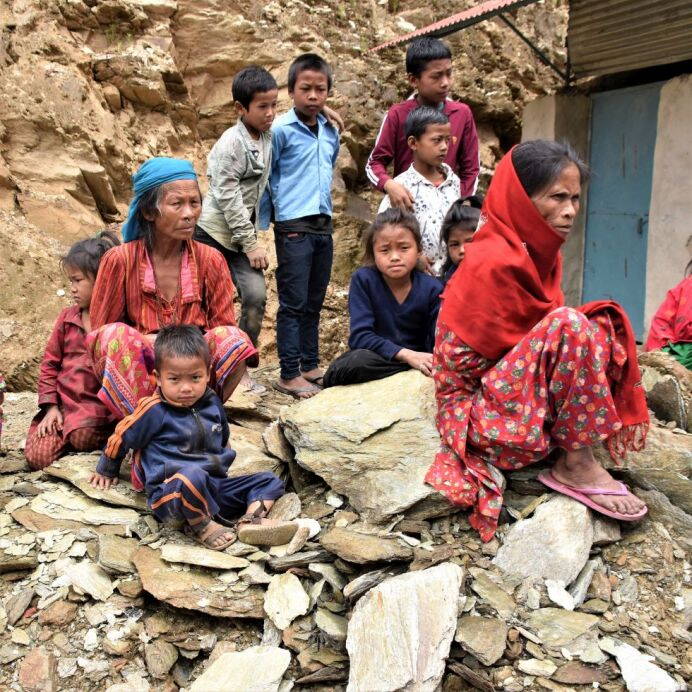 Mère et fille sans ressources à Pangthali