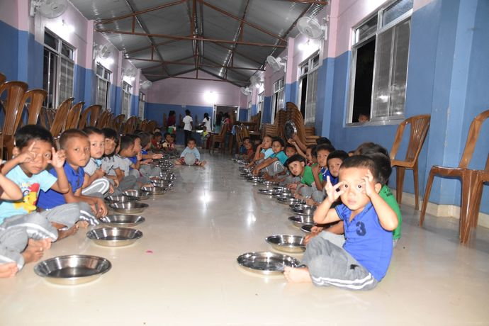 Children waiting for food.jpg