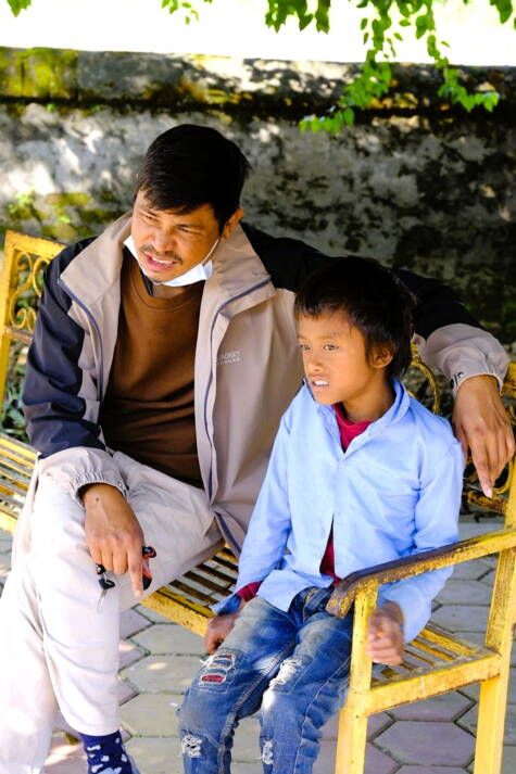 photo-2025-11-26-20-14-05aa.jpg Nirmal, kurz nach seiner Ankunft in Antyodaya mit Rambabo