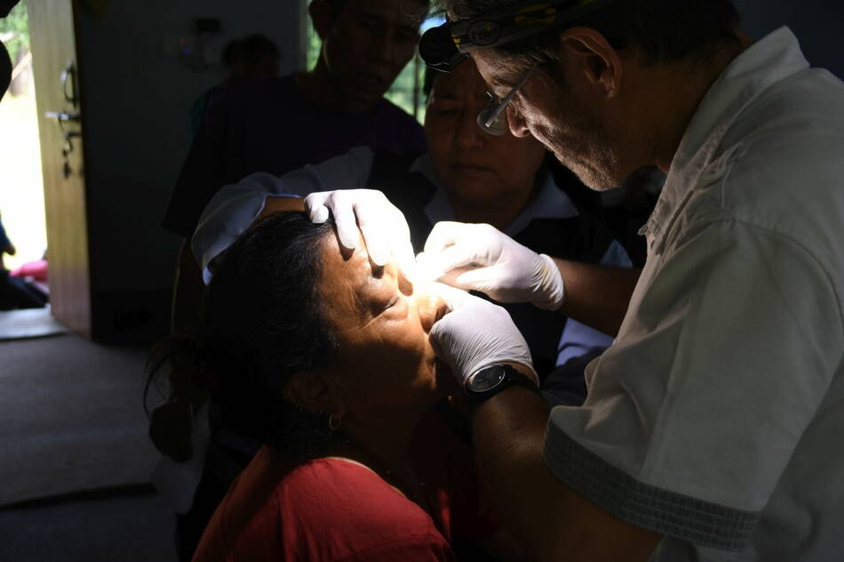 Augeneingriff im Health Camp