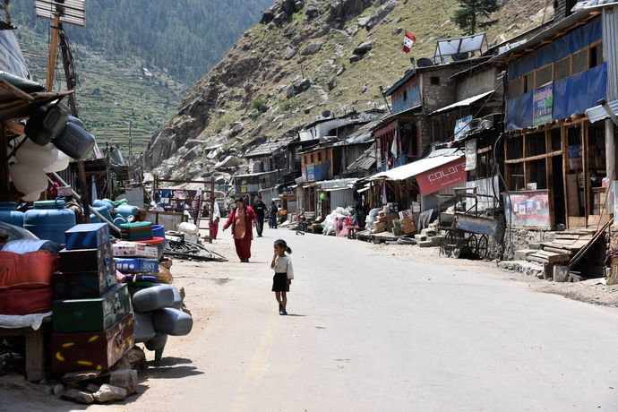 village_on_the_way_to_jumla_2.jpg