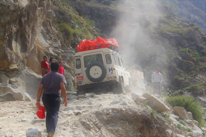 on_the_way_to_jumla_camp.jpg