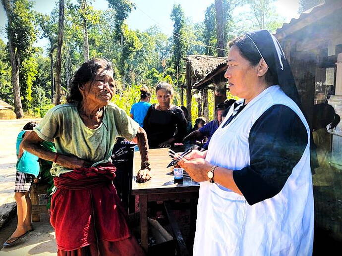 Camp in Charimara mit Sr. Miriam